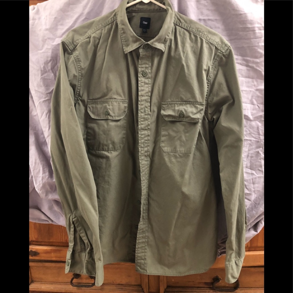 Green gap shirt